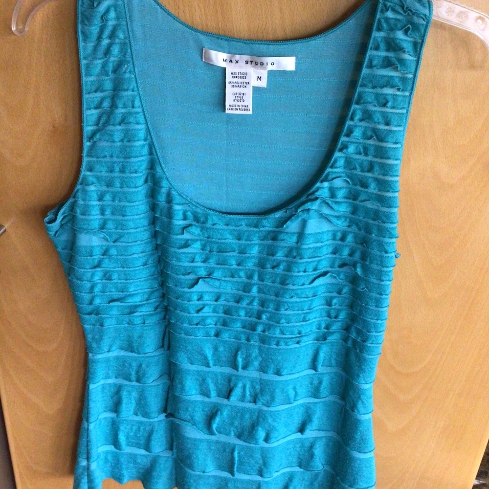 Max Studio ruffled tank medium